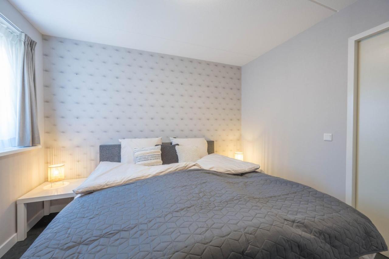 Meerzicht 24 - Luxury Family Accommodation With Beautiful Lake Side View Uitgeest Exterior foto